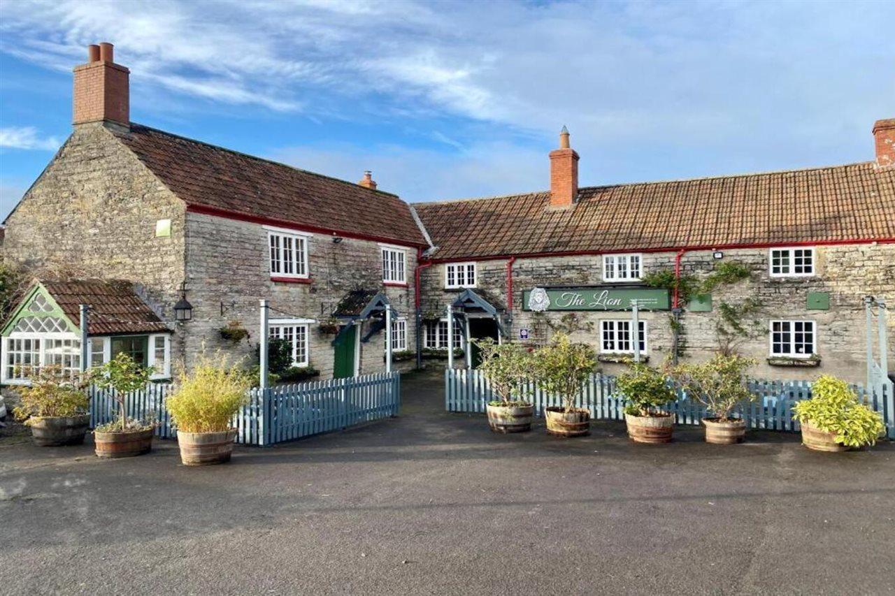 The Lion At West Pennard Hotel Exterior photo